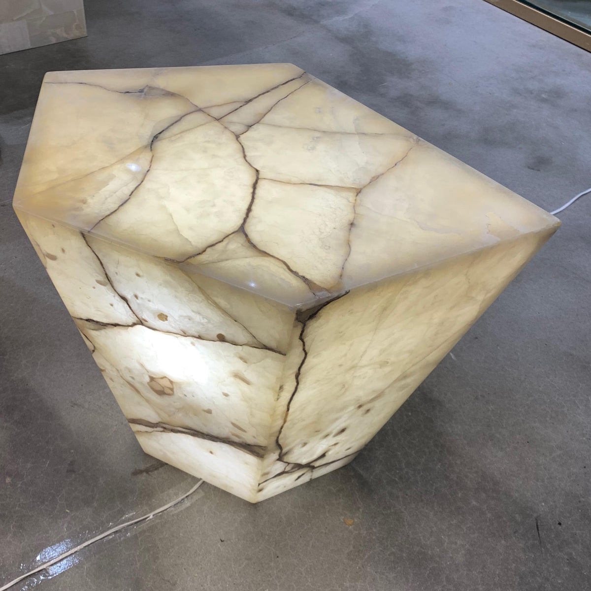 Onyx Table