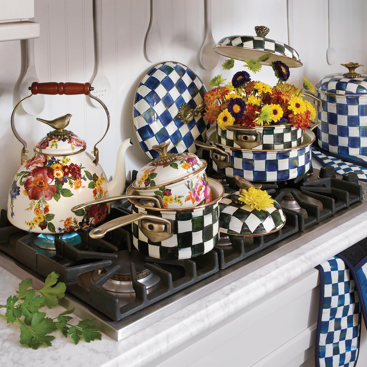 Courtly Check Enamel Casserole