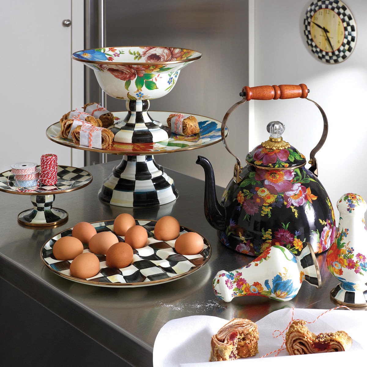 Courtly Check Enamel Egg Plate