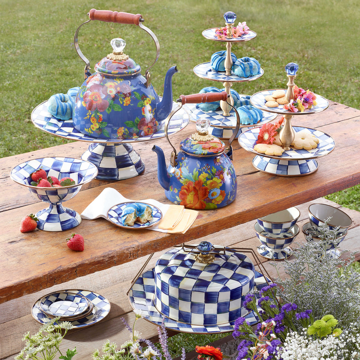 Royal Check Enamel Cake Carrier