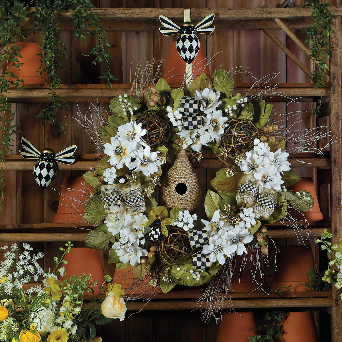 Courtly Check Bee