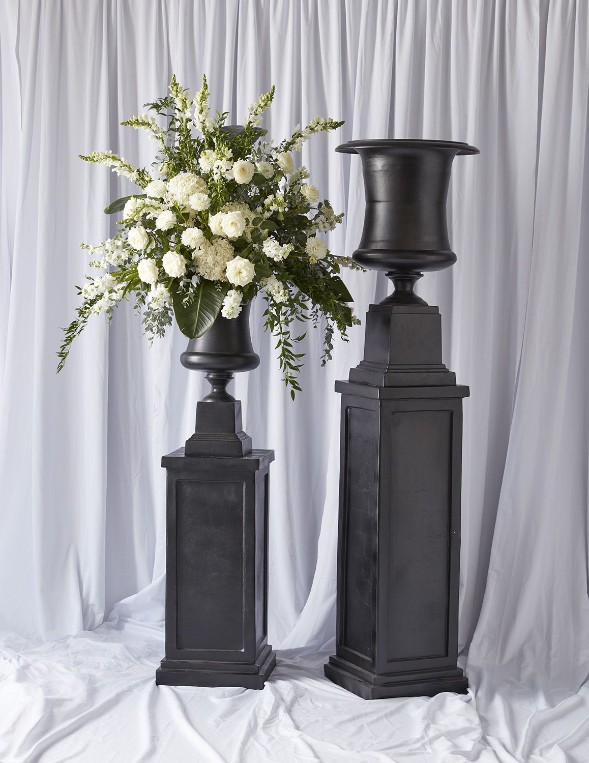 Aluminum Urn - Black