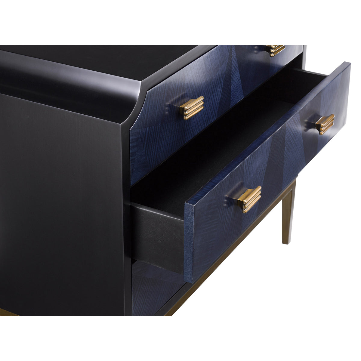 Kallista Chest