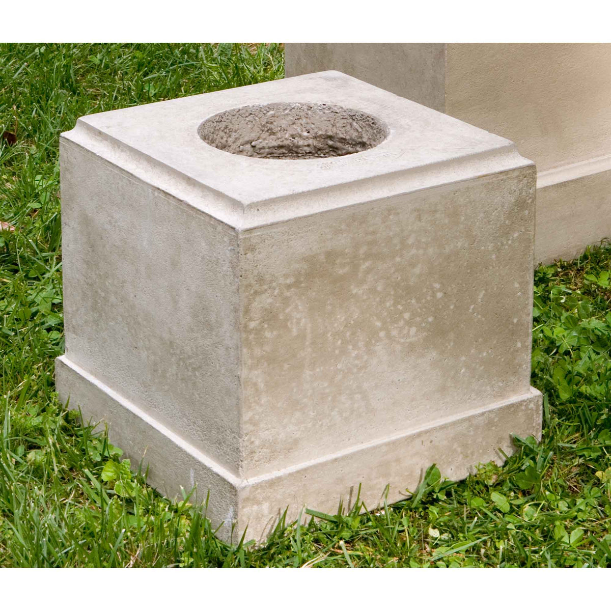 Classic Pedestal